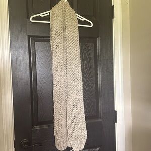 Women’s Crochet Scarf
